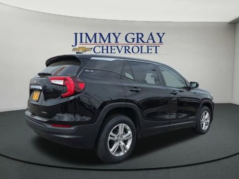 Used 2024 GMC Terrain SLE AWD/4WD image 5