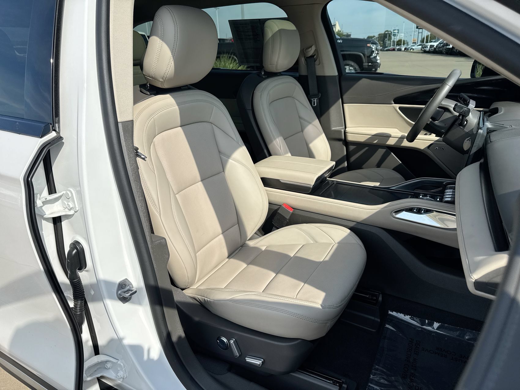 Used 2025 Lincoln Nautilus Premier w/ Equipment Group 102A AWD/4WD image 26