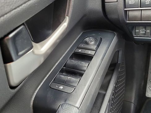 Used 2025 Toyota Tacoma TRD Off-Road image 13