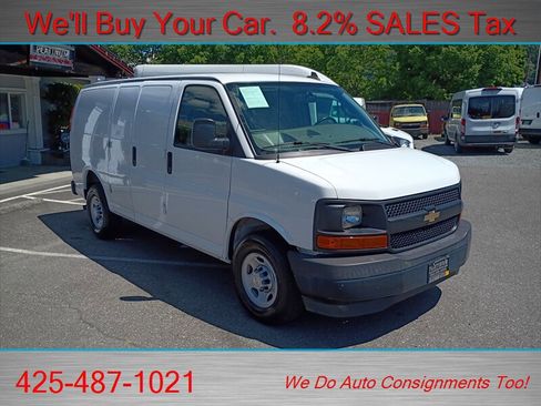Used 2017 Chevrolet Express 2500 RWD image 3