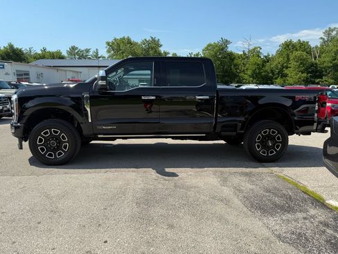 Used 2024 Ford F350 Platinum w/ FX4 Off-Road Package AWD/4WD image 8