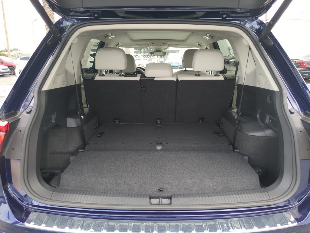 Certified 2023 Volkswagen Tiguan SE FWD image 9