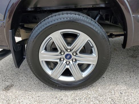 Used 2019 Ford F150 XLT w/ Equipment Group 302A Luxury image 5