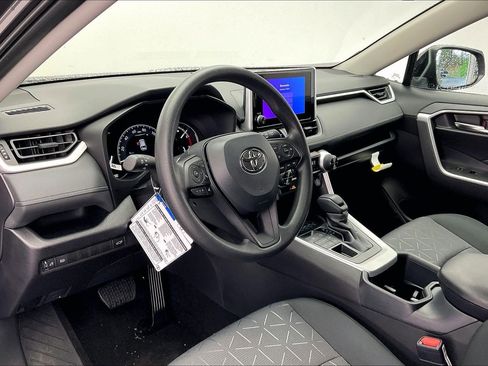 New 2025 Toyota RAV4 XLE image 4