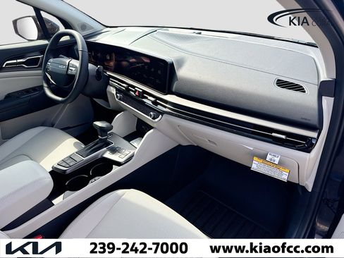 New 2026 Kia Sportage EX image 12