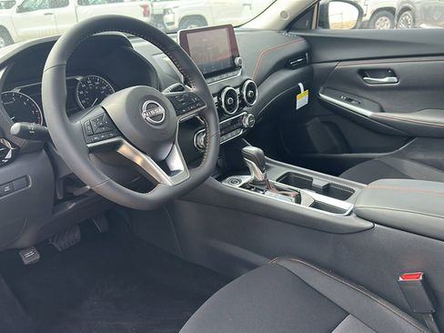 New 2025 Nissan Sentra SR image 9