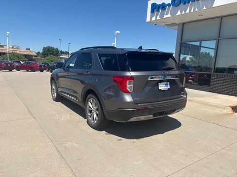 Used 2021 Ford Explorer XLT w/ Equipment Group 202A AWD/4WD image 7