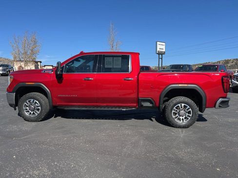 Used 2021 GMC Sierra 2500 SLT w/ SLT Convenience Package image 4