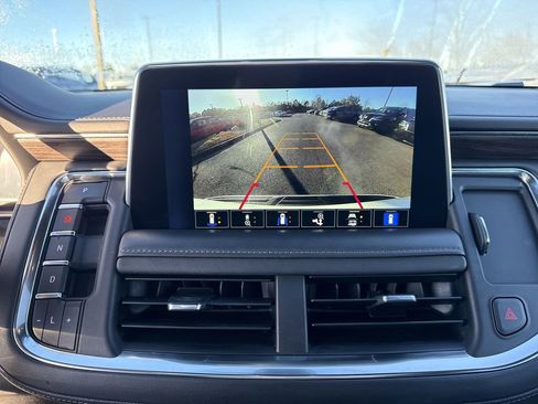 Used 2022 Chevrolet Tahoe Z71 w/ Luxury Package image 33