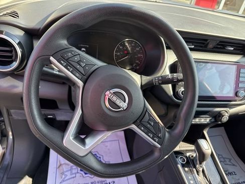 Used 2022 Nissan Kicks SV FWD image 15