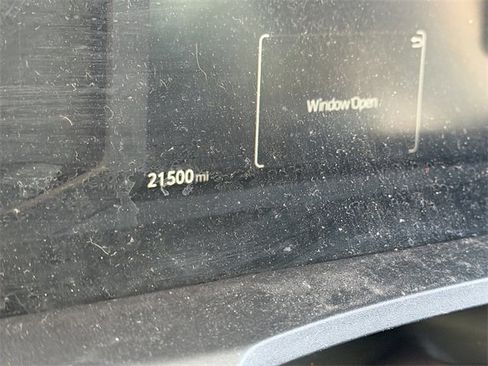 Used 2025 Toyota Tacoma SR image 9