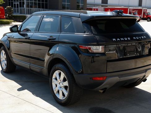 Used 2017 Land Rover Range Rover Evoque SE AWD/4WD image 5