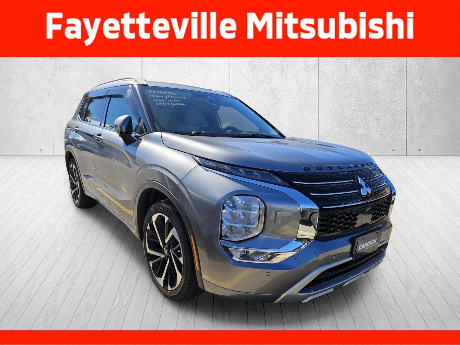 Used 2023 Mitsubishi Outlander SEL AWD/4WD image 1