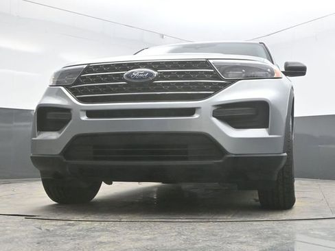 Used 2022 Ford Explorer XLT image 28