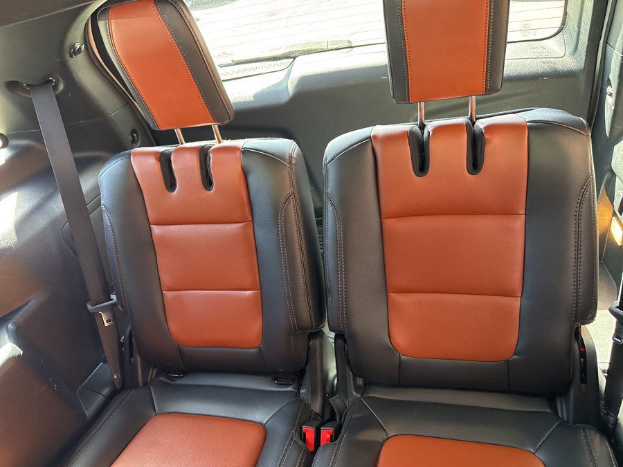 Used 2019 Ford Explorer XLT w/ Equipment Group 202A AWD/4WD image 22
