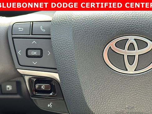 Used 2025 Toyota Camry XLE w/ Premium Plus Package image 21