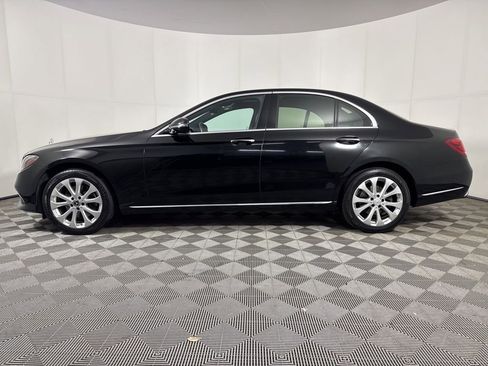Used 2019 Mercedes-Benz E 300 4MATIC image 2