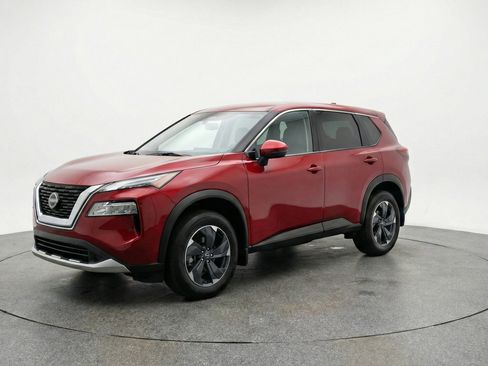 Used 2025 Nissan Rogue SV AWD/4WD image 3