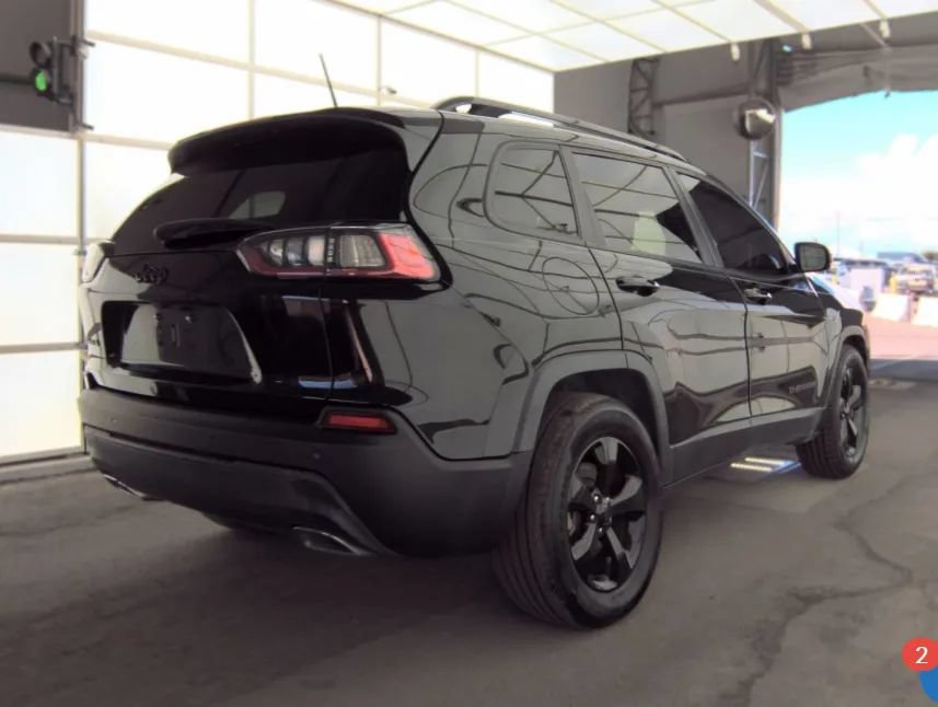 Used 2020 Jeep Cherokee Latitude Plus AWD/4WD image 2