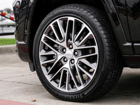 Used 2022 Jeep Compass Limited w/ Elite Group image 9