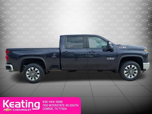 Used 2024 Chevrolet Silverado 2500 LT w/ Texas Edition AWD/4WD image 4