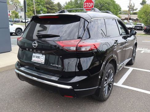 Certified 2025 Nissan Rogue Platinum FWD image 6