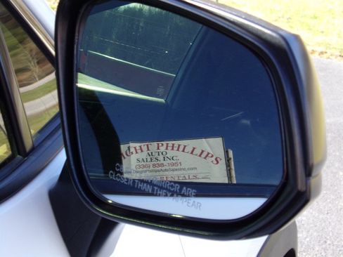 Used 2019 Toyota RAV4 LE image 15