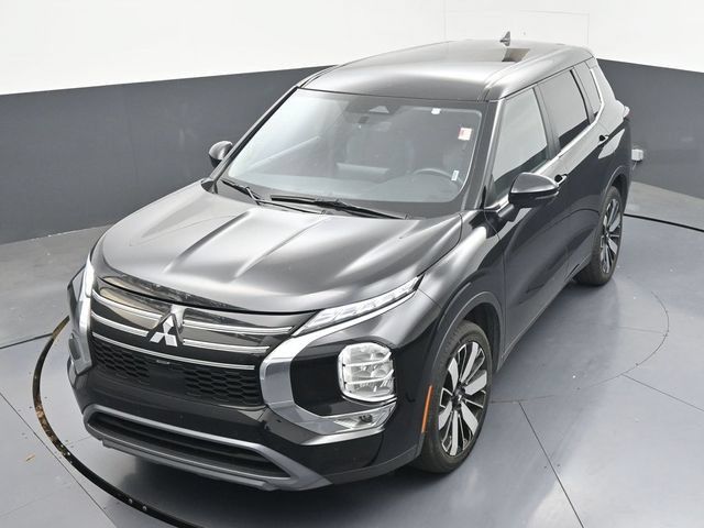Used 2025 Mitsubishi Outlander SE FWD image 34
