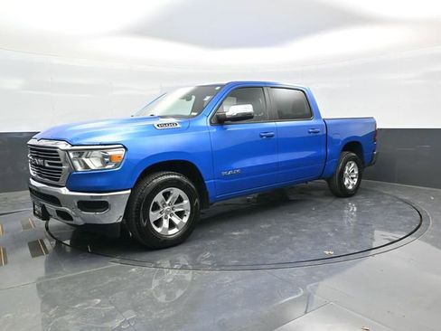 Used 2024 RAM 1500 Laramie AWD/4WD image 3