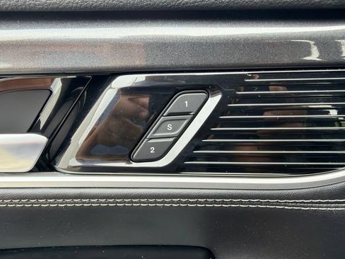 Used 2023 Jeep Wagoneer 4WD Series II w/ Premium Group I image 28