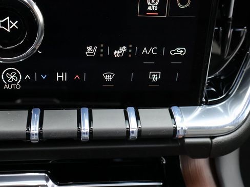 New 2026 GMC Yukon XL Denali w/ Denali Reserve Package image 35