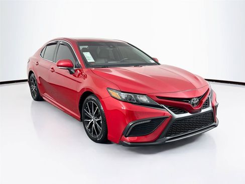 Used 2023 Toyota Camry SE FWD image 7