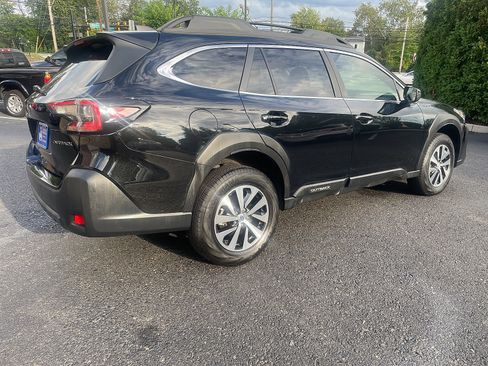 Used 2024 Subaru Outback Premium image 13