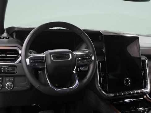 Used 2025 GMC Yukon XL Denali image 9