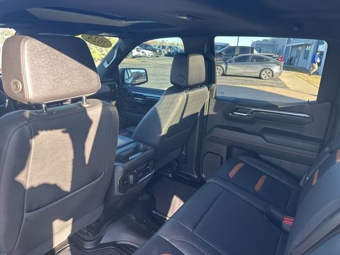 Used 2024 GMC Sierra 1500 AT4 w/ Technology Package image 19