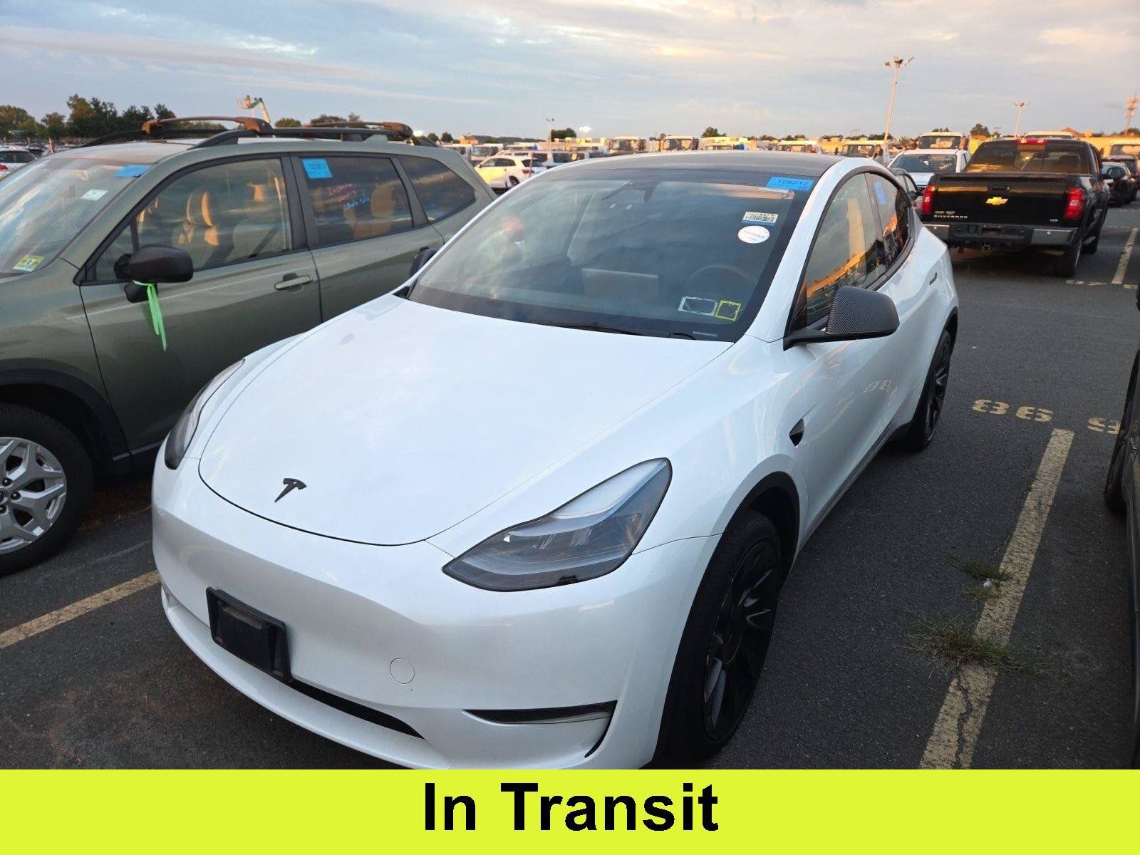 Used 2023 Tesla Model Y Long Range AWD/4WD image 1