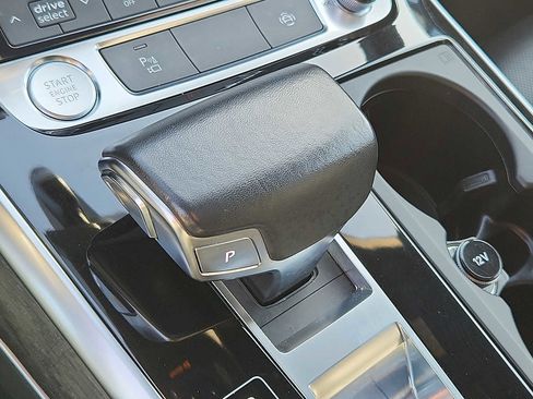 Used 2019 Audi Q8 Premium Plus w/ Premium Plus image 14