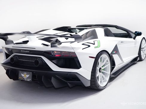 Used 2021 Lamborghini Aventador SVJ AWD/4WD image 6