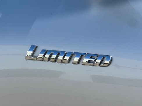 Used 2010 Toyota Highlander Limited AWD/4WD image 34