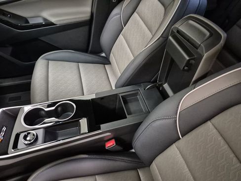 New 2026 Chevrolet Equinox LT w/ Convenience Package II image 36