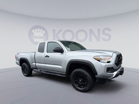 Used 2021 Toyota Tacoma SR w/ SX Package AWD/4WD image 10