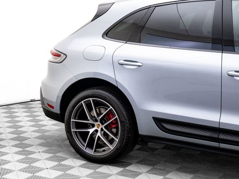 Certified 2023 Porsche Macan S AWD/4WD image 33