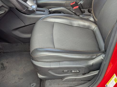 Used 2018 Chevrolet Trax LT w/ Sun & Sound Package image 28