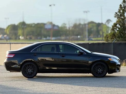 Used 2010 Toyota Camry LE FWD image 7