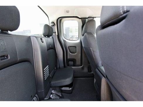 Certified 2024 Nissan Frontier SV w/ Technology Package image 9