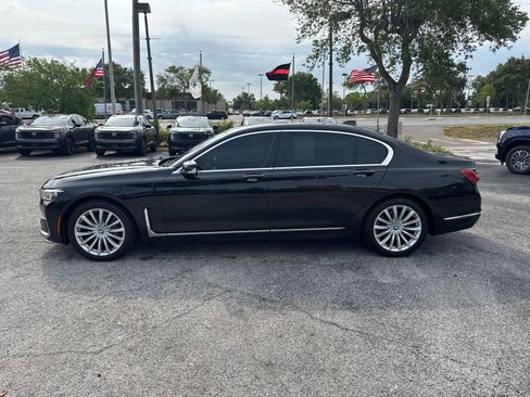 Used 2022 BMW 740i RWD image 10