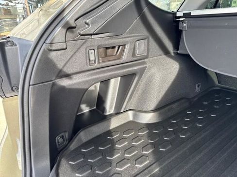 Used 2024 Subaru Outback Premium image 29