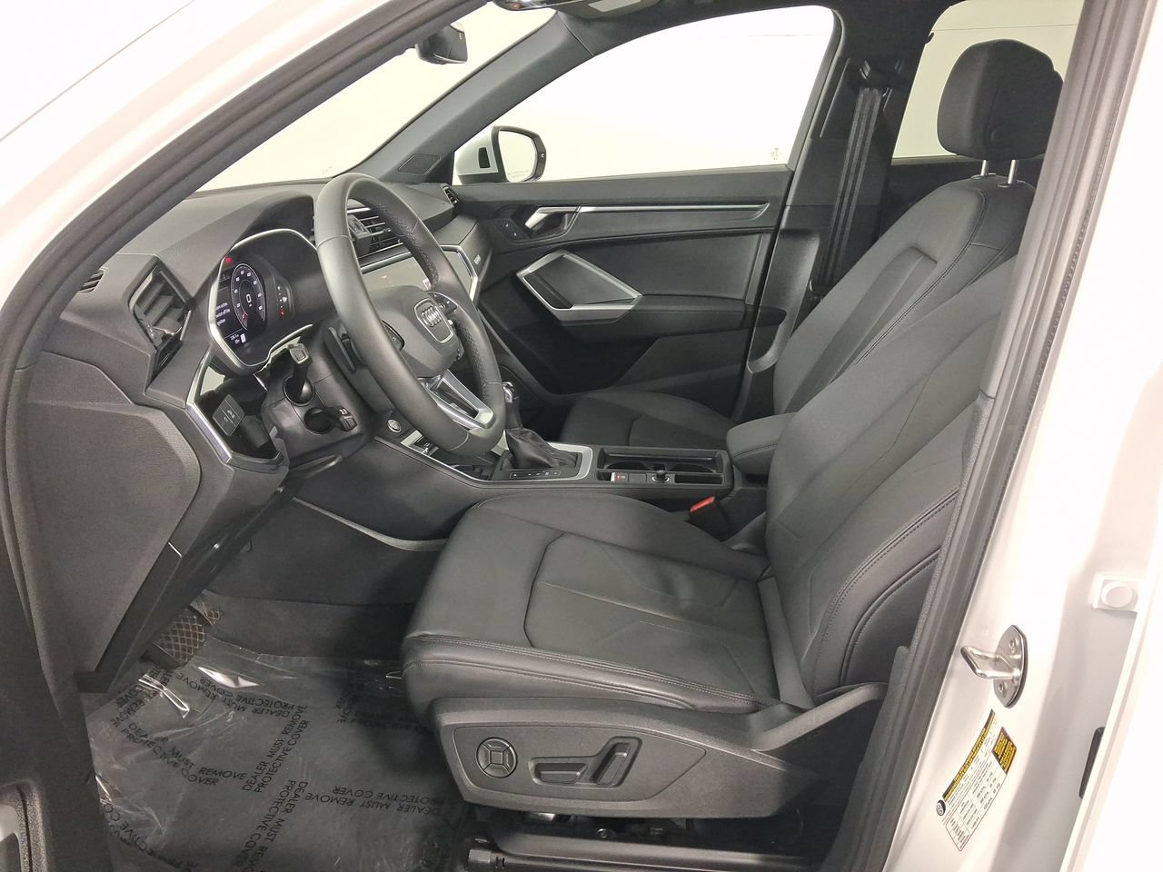 Used 2025 Audi Q3 2.0T Premium Plus w/ Premium Plus Package AWD/4WD image 19