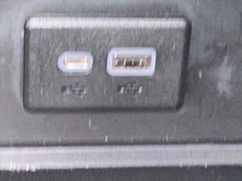 Certified 2023 Buick Envision Essence image 30