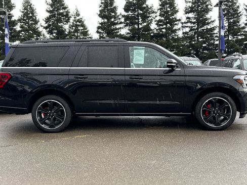 Used 2024 Ford Expedition Max Limited image 3